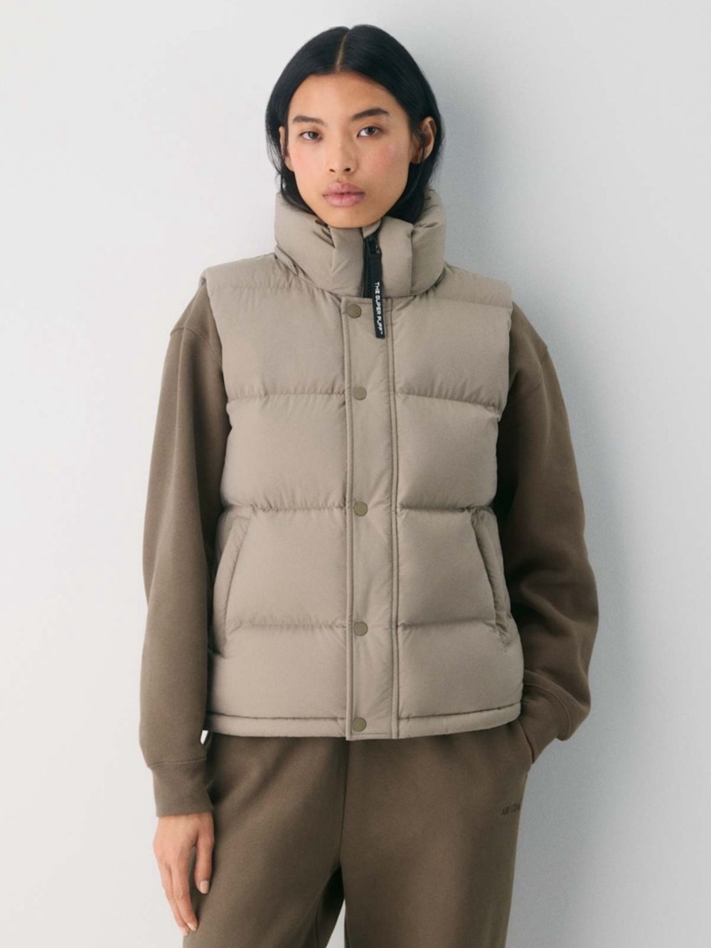 TNA
The Super Puff Vest In Matte Modern Taupe size 2XS